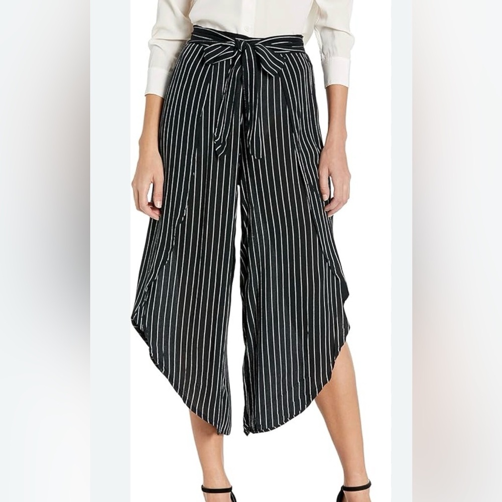Black Pinstripe Women's t